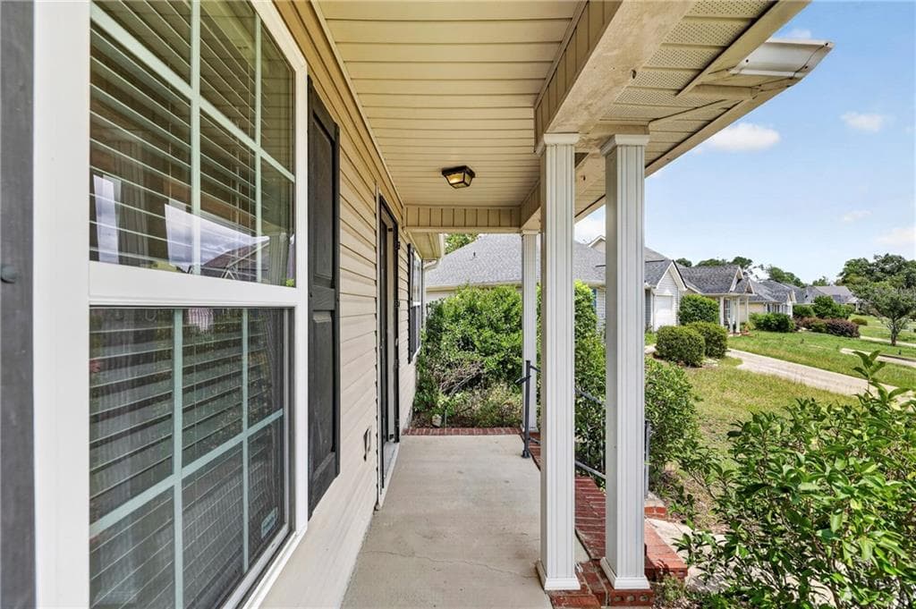 2 bedroom, 2 bathroom, 1,118 sq ft single family residence for sale at 2123 Whitney South Drive, Augusta, GA 30904 — photo 4