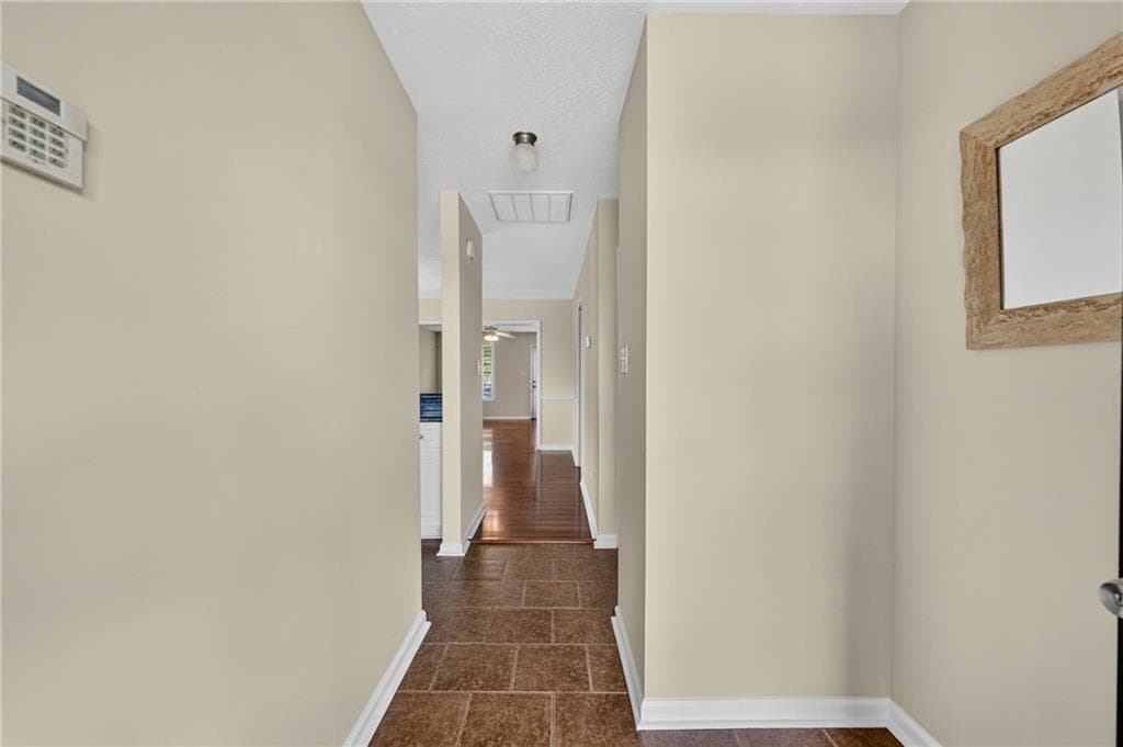 2 bedroom, 2 bathroom, 1,118 sq ft single family residence for sale at 2123 Whitney South Drive, Augusta, GA 30904 — photo 7
