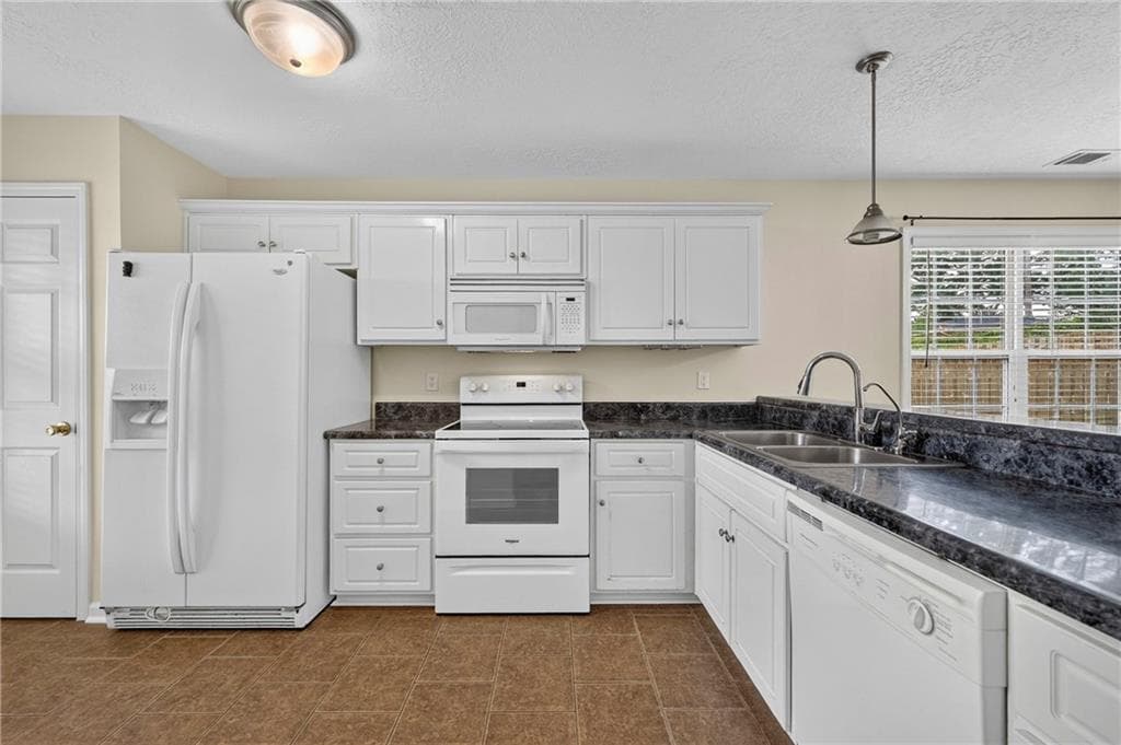 2 bedroom, 2 bathroom, 1,118 sq ft single family residence for sale at 2123 Whitney South Drive, Augusta, GA 30904 — photo 10