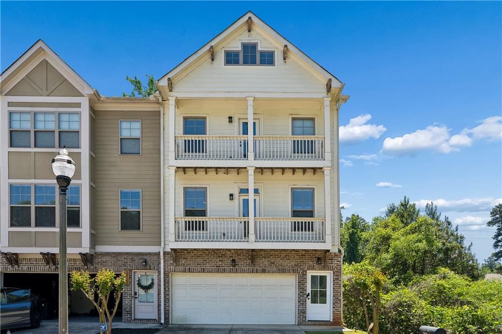3 bedroom, 4 bathroom, 1,804 sq ft townhouse for rent at 2424 Misty Hollow Place, Atlanta, GA 30337 for $3,000 a month
