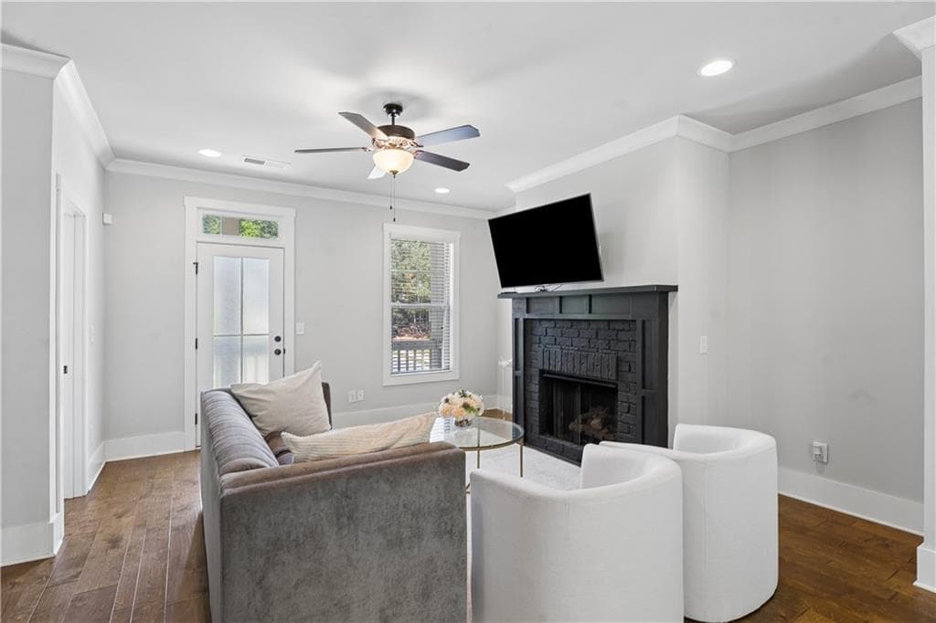 3 bedroom, 4 bathroom, 1,804 sq ft townhouse for rent at 2424 Misty Hollow Place, Atlanta, GA 30337 for $3,000 a month — photo 4