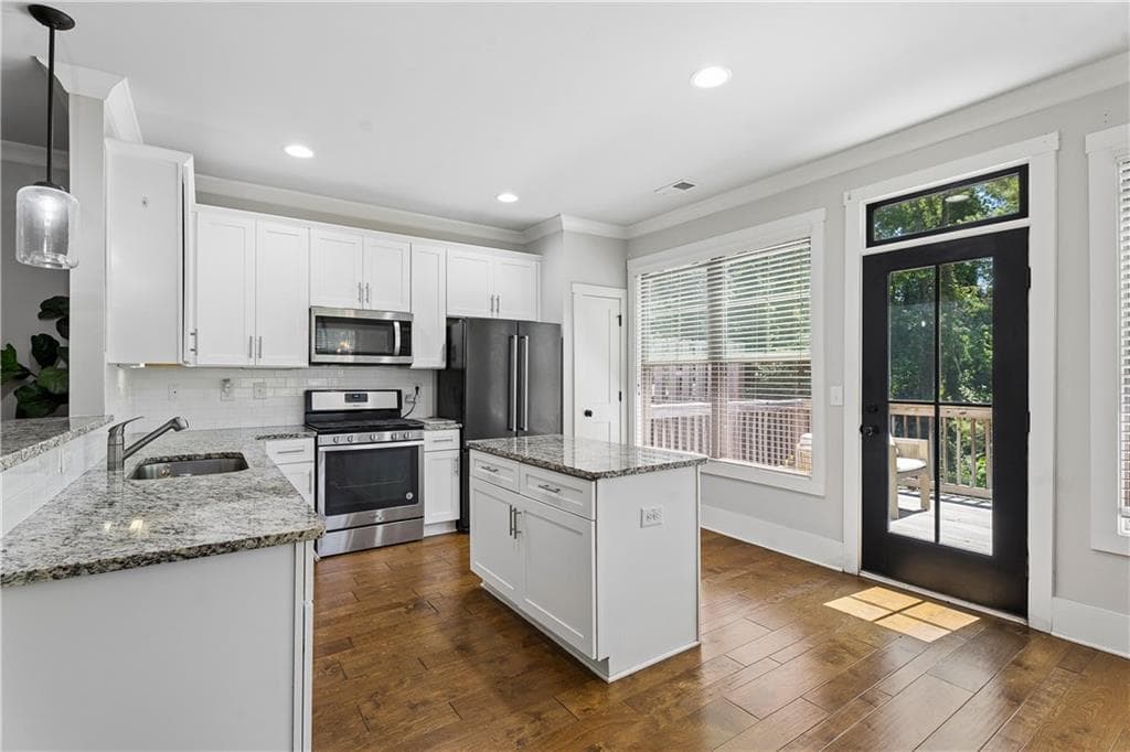 3 bedroom, 4 bathroom, 1,804 sq ft townhouse for rent at 2424 Misty Hollow Place, Atlanta, GA 30337 for $3,000 a month — photo 10