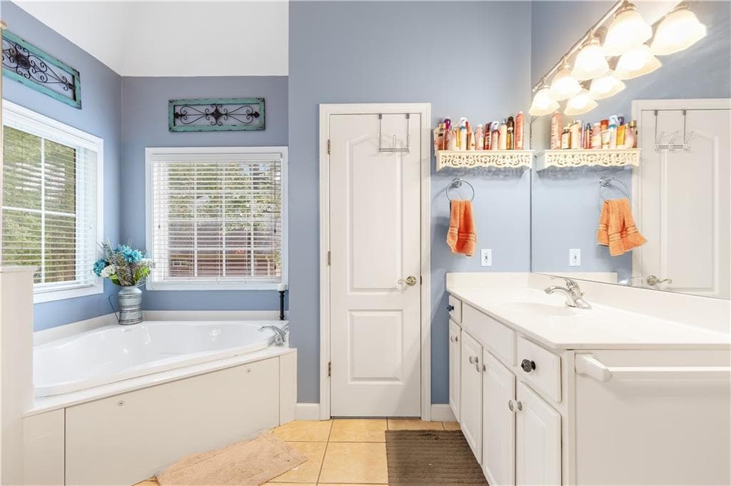 4 bedroom, 3 bathroom, 2,668 sq ft single family residence for sale at 9201 Brixton Court, Douglasville, GA 30135 — photo 6
