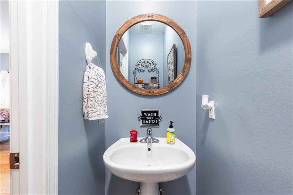 4 bedroom, 3 bathroom, 2,668 sq ft single family residence for sale at 9201 Brixton Court, Douglasville, GA 30135 — photo 10