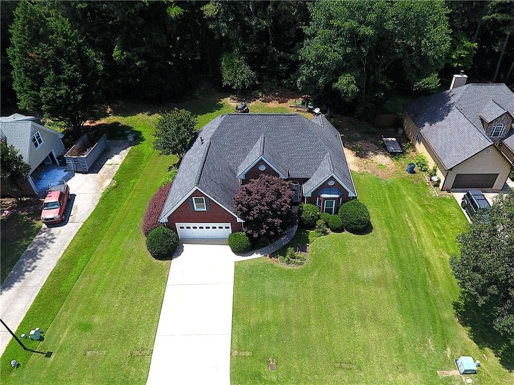 4 bedroom, 2 bathroom, 2,261 sq ft single family residence under contract at 1881 Flowering Drive, Grayson, GA 30017 — photo 2