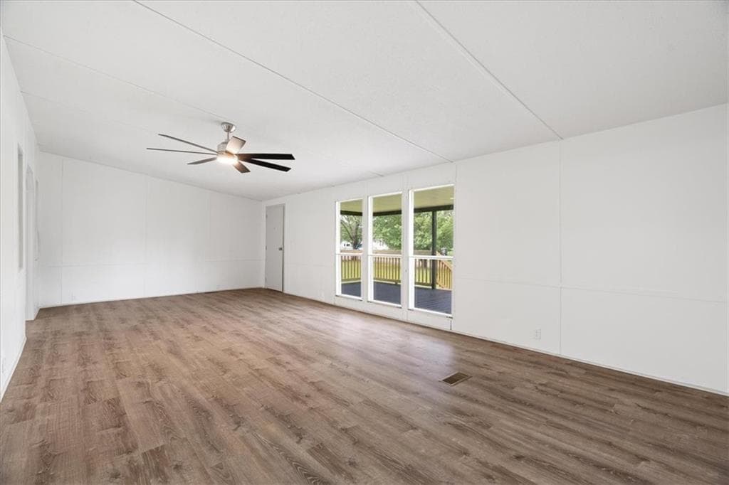 3 bedroom, 2 bathroom, 1,680 sq ft single family residence for sale at 504 Brandon Drive, Resaca, GA 30735 — photo 7