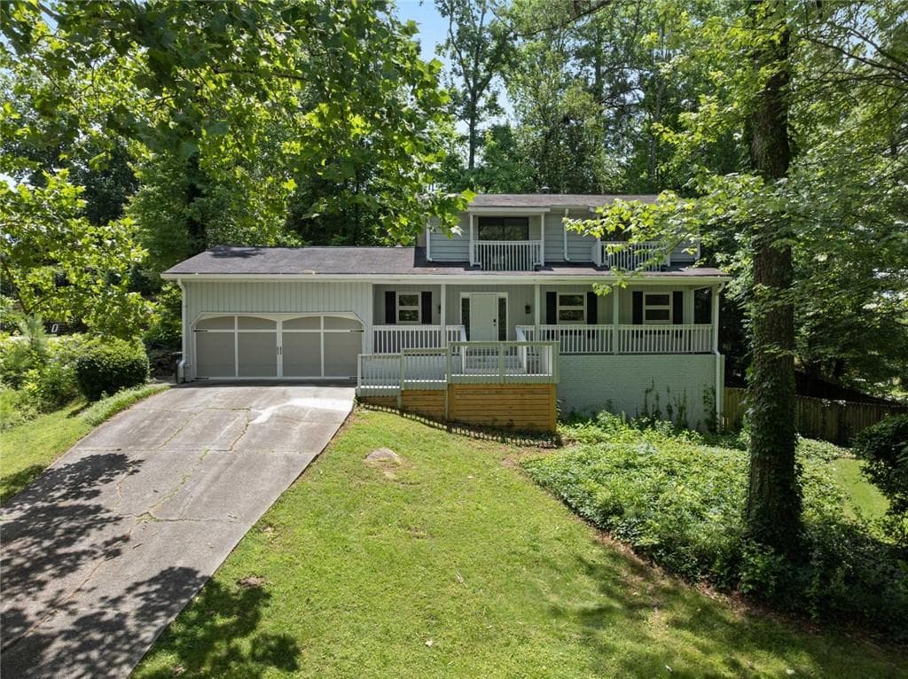 4 bedroom, 3 bathroom, 3,769 sq ft single family residence sold at 1020 Fairfield Court, Marietta, GA 30068