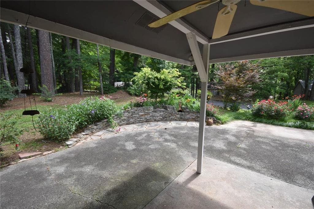 3 bedroom, 2 bathroom, 1,785 sq ft single family residence for sale at 1288 Crescent Drive, Marietta, GA 30066 — photo 5