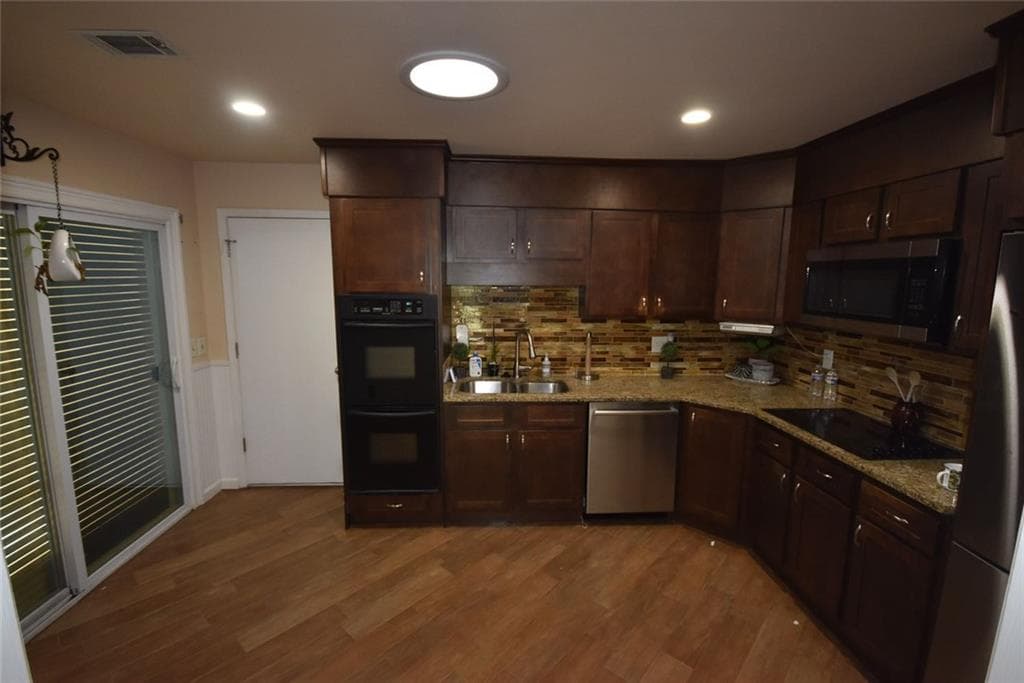 3 bedroom, 2 bathroom, 1,785 sq ft single family residence for sale at 1288 Crescent Drive, Marietta, GA 30066 — photo 8