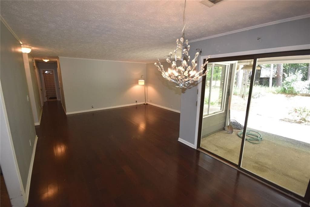 3 bedroom, 2 bathroom, 1,785 sq ft single family residence for sale at 1288 Crescent Drive, Marietta, GA 30066 — photo 9