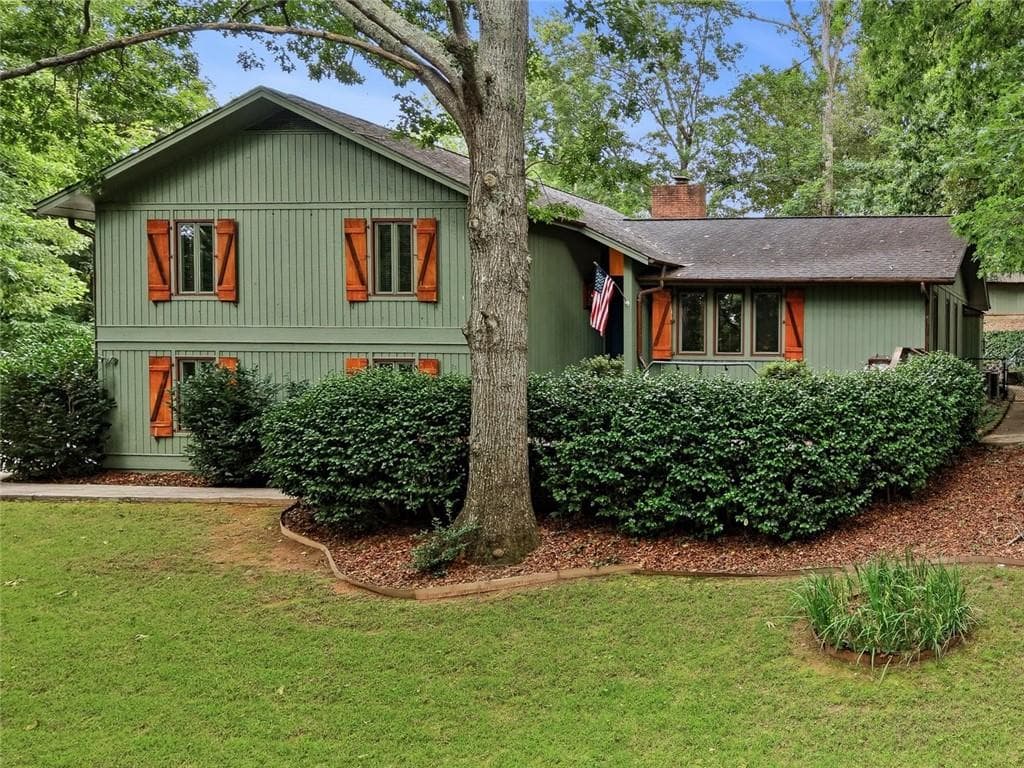 3 bedroom, 4 bathroom, 2,261 sq ft single family residence for sale at 2033 Riverwood Drive, Gainesville, GA 30501