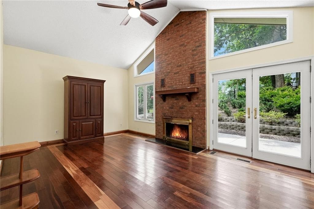 3 bedroom, 4 bathroom, 2,261 sq ft single family residence for sale at 2033 Riverwood Drive, Gainesville, GA 30501 — photo 4