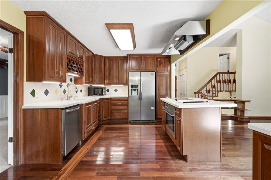 3 bedroom, 4 bathroom, 2,261 sq ft single family residence for sale at 2033 Riverwood Drive, Gainesville, GA 30501 — photo 5