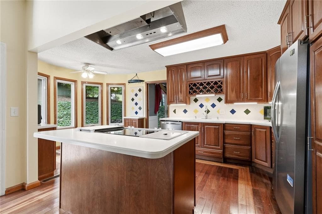3 bedroom, 4 bathroom, 2,261 sq ft single family residence for sale at 2033 Riverwood Drive, Gainesville, GA 30501 — photo 7