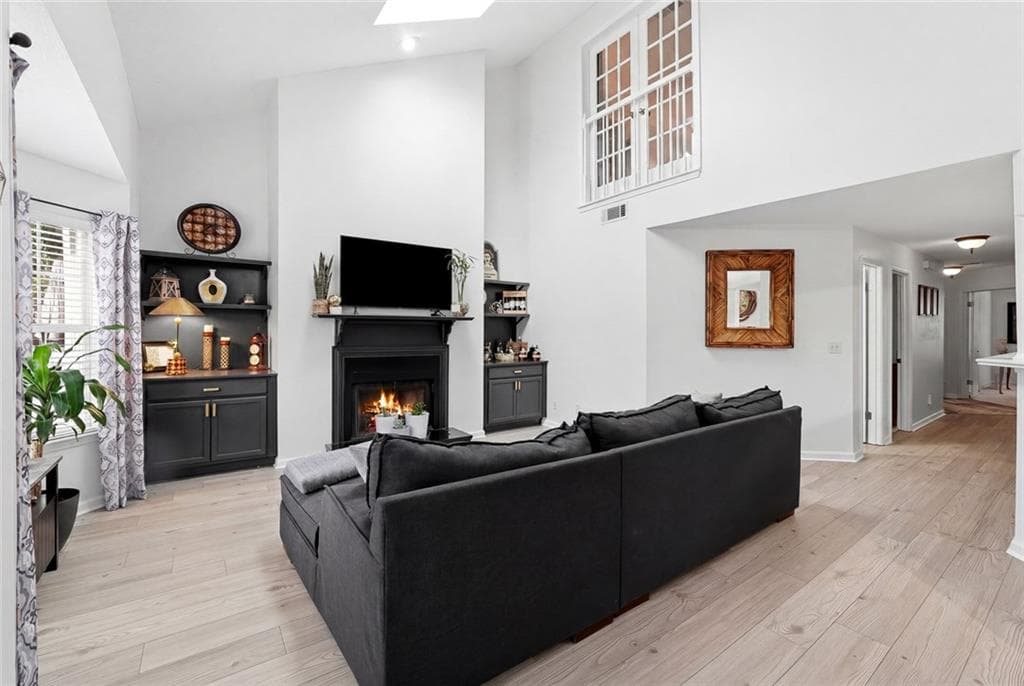 3 bedroom, 2 bathroom, 1,822 sq ft condominium for sale at 306 Mill Pond Road, Roswell, GA 30076 — photo 6