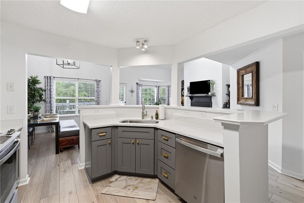 3 bedroom, 2 bathroom, 1,822 sq ft condominium for sale at 306 Mill Pond Road, Roswell, GA 30076 — photo 10