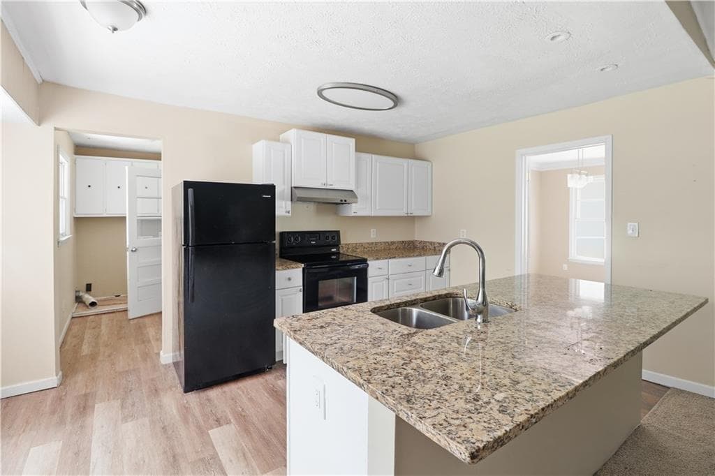 4 bedroom, 3 bathroom, 2,985 sq ft single family residence for sale at 6735 Marlborough Circle, Atlanta, GA 30349 — photo 7
