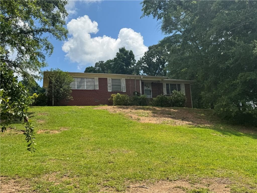 3 bedroom, 2 bathroom, 1,368 sq ft single family residence under contract at 707 Sugar Valley Road, Calhoun, GA 30701 — photo 2