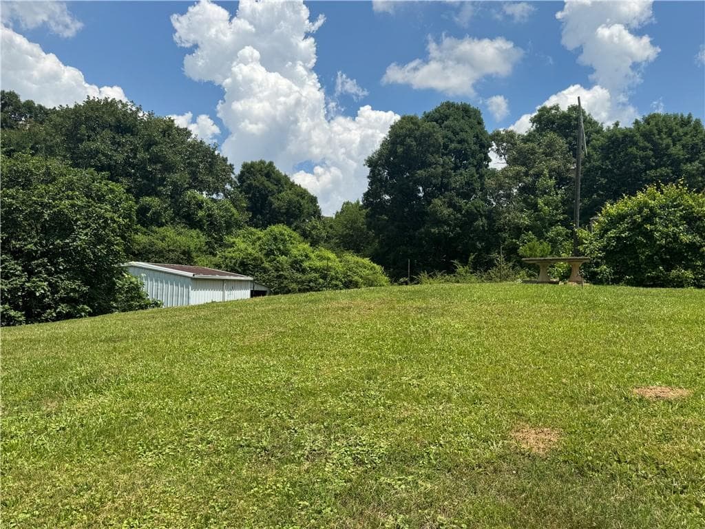 3 bedroom, 2 bathroom, 1,368 sq ft single family residence under contract at 707 Sugar Valley Road, Calhoun, GA 30701 — photo 7