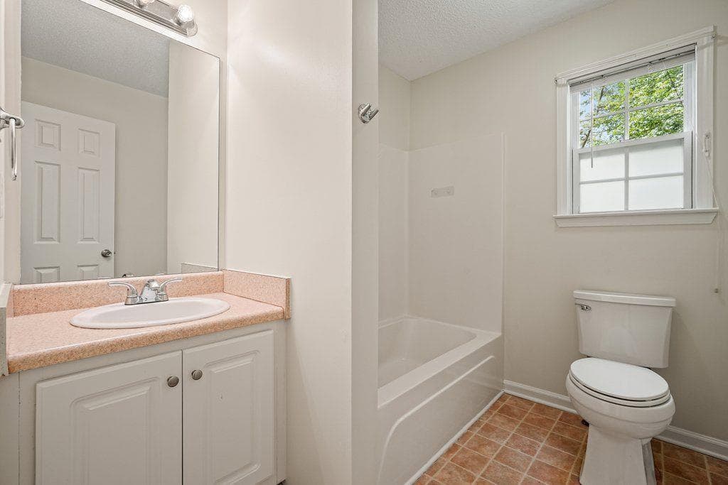 4 bedroom, 3 bathroom, 1,672 sq ft single family residence for sale at 12 Paces Lakes Overlook, Dallas, GA 30157 — photo 7