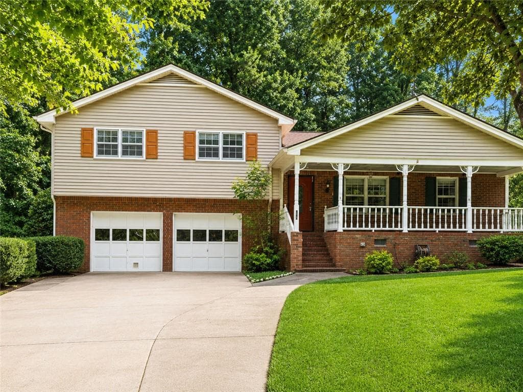 4 bedroom, 4 bathroom, 2,178 sq ft single family residence under contract at 677 Bankshire Drive, Suwanee, GA 30024