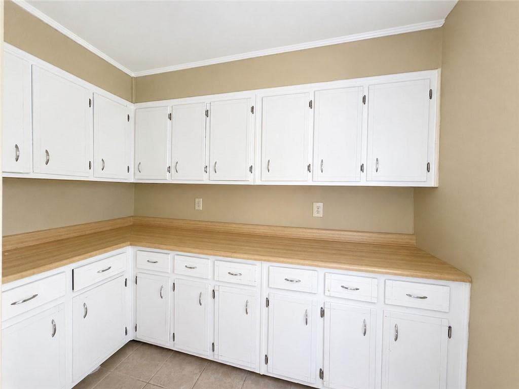 4 bedroom, 4 bathroom, 2,178 sq ft single family residence under contract at 677 Bankshire Drive, Suwanee, GA 30024 — photo 10