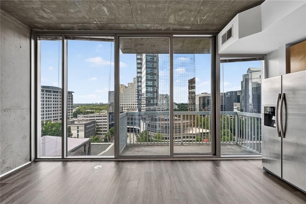 1 bedroom, 1 bathroom, 698 sq ft condominium for rent at 3324 Peachtree Road 915, Atlanta, GA 30326 for $1,700 a month — photo 3