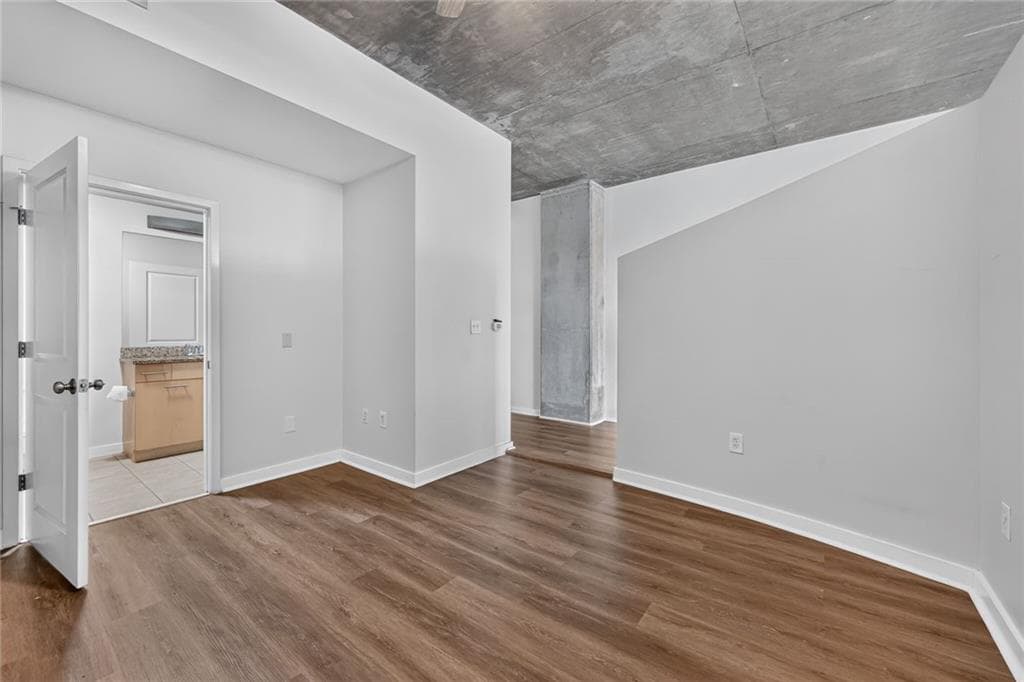 1 bedroom, 1 bathroom, 698 sq ft condominium for rent at 3324 Peachtree Road 915, Atlanta, GA 30326 for $1,700 a month — photo 9