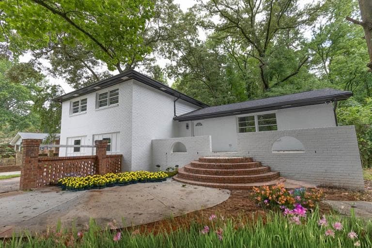 6 bedroom, 3 bathroom, 2,075 sq ft single family residence for sale at 2503 Whites Mill Road, Decatur, GA 30032 — photo 2