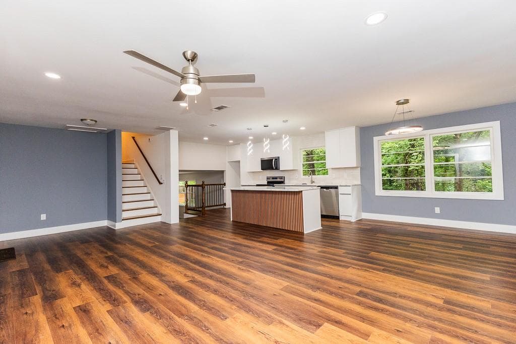 6 bedroom, 3 bathroom, 2,075 sq ft single family residence for sale at 2503 Whites Mill Road, Decatur, GA 30032 — photo 6