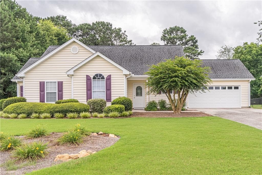 3 bedroom, 2 bathroom, 1,562 sq ft single family residence for sale at 304 Ron Drive, Bethlehem, GA 30620