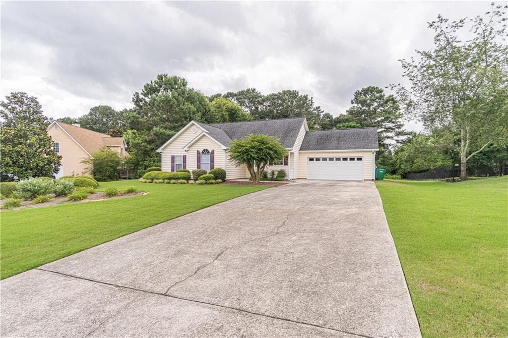 3 bedroom, 2 bathroom, 1,562 sq ft single family residence for sale at 304 Ron Drive, Bethlehem, GA 30620 — photo 4
