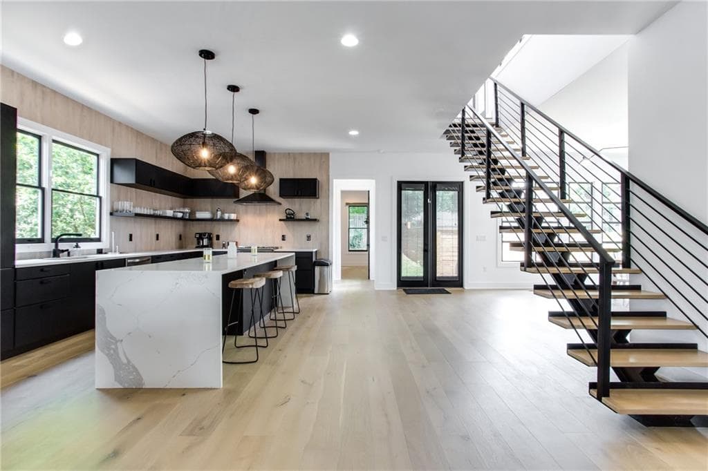 4 bedroom, 3 bathroom, 3,390 sq ft single family residence for sale at 1268 Arkwright Place, Atlanta, GA 30317 — photo 2