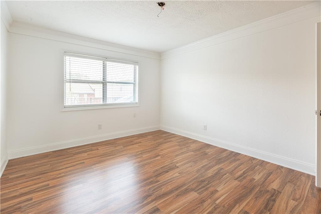 3 bedroom, 2 bathroom, 1,469 sq ft condominium for sale at 6851 Roswell Road B15, Atlanta, GA 30328 — photo 3
