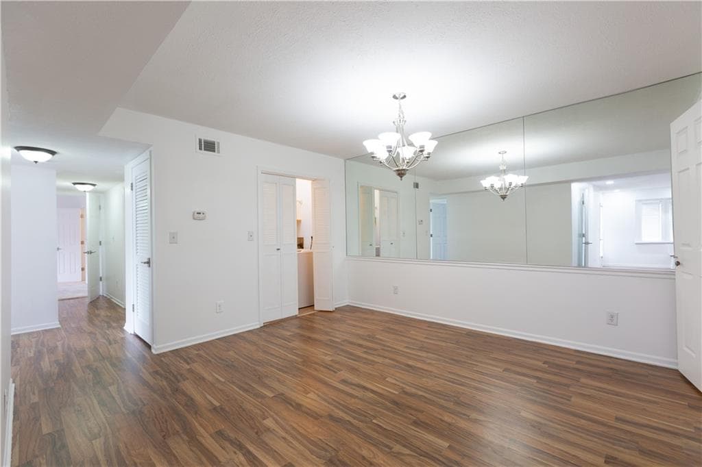 3 bedroom, 2 bathroom, 1,469 sq ft condominium for sale at 6851 Roswell Road B15, Atlanta, GA 30328 — photo 8