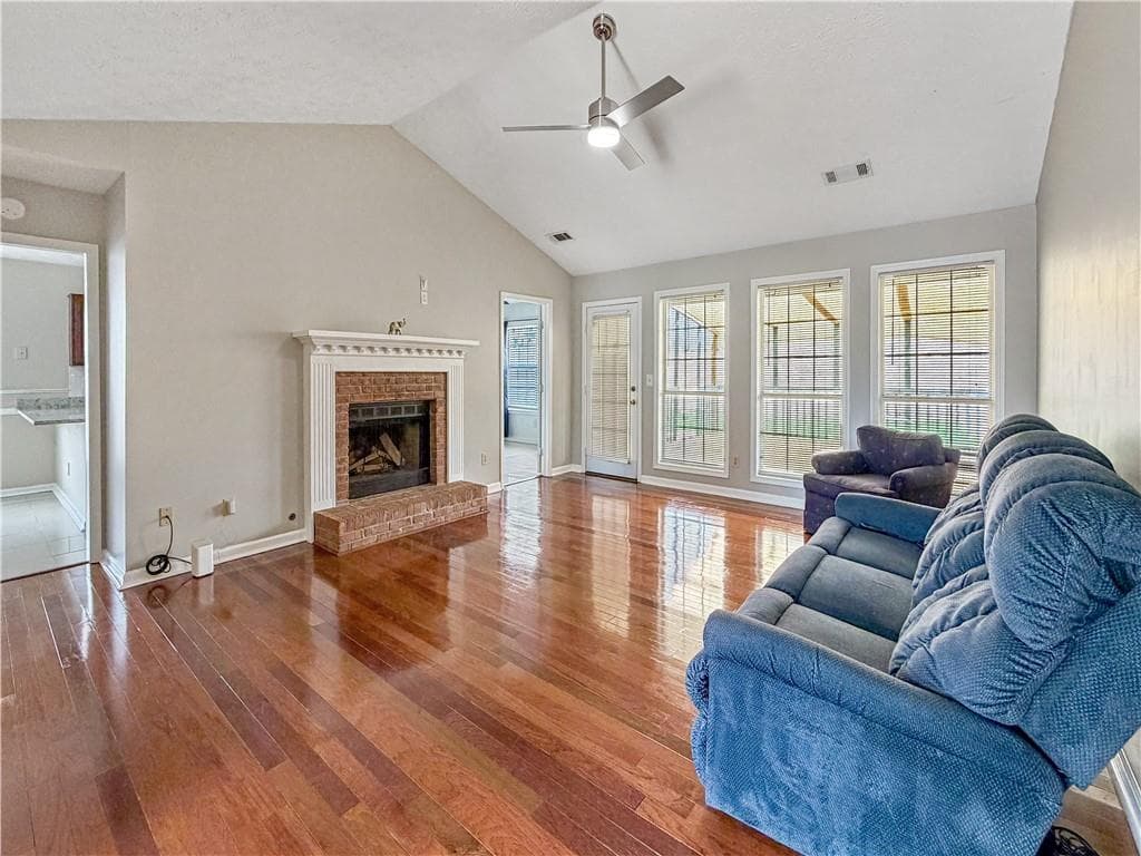 3 bedroom, 2 bathroom, 1,663 sq ft single family residence for sale at 1435 Wheatfield Drive, Lawrenceville, GA 30043 — photo 3
