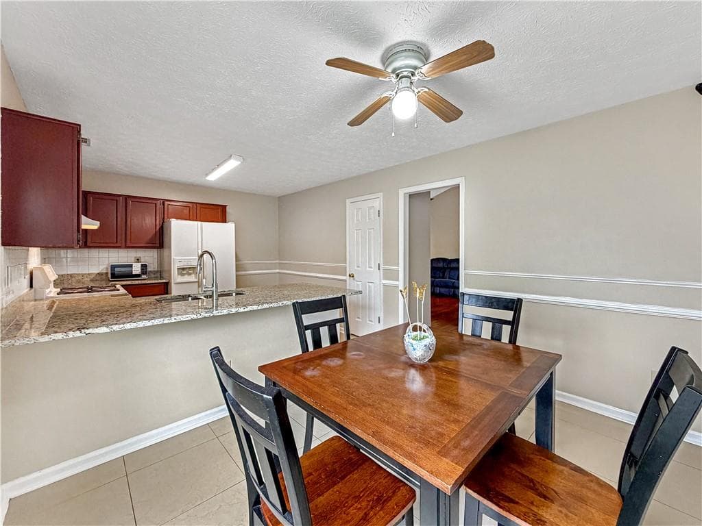 3 bedroom, 2 bathroom, 1,663 sq ft single family residence for sale at 1435 Wheatfield Drive, Lawrenceville, GA 30043 — photo 9