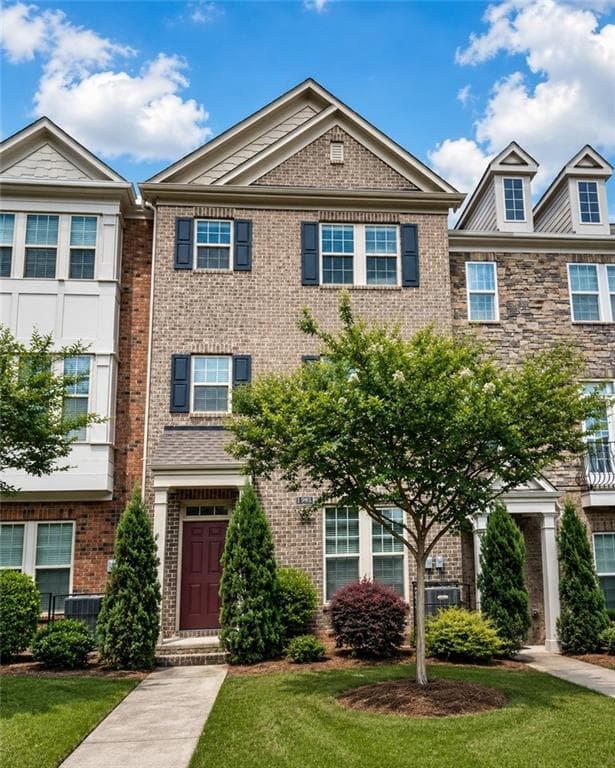 3 bedroom, 4 bathroom, 2,054 sq ft townhouse for sale at 1998 Bryant Park Lane, Decatur, GA 30033 — photo 1 of 41