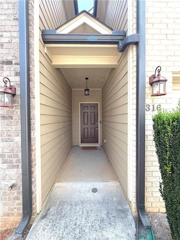3 bedroom, 3 bathroom, 1,790 sq ft townhouse for sale at 316 Cashes Court, Lilburn, GA 30047 — photo 2