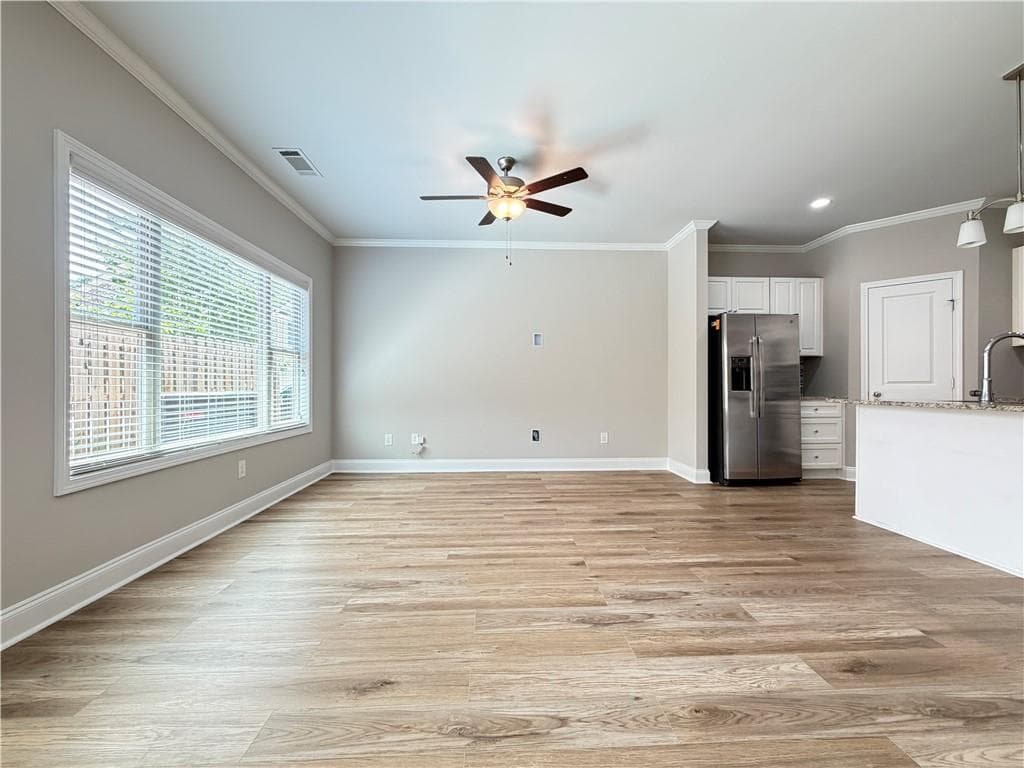 3 bedroom, 3 bathroom, 1,790 sq ft townhouse for sale at 316 Cashes Court, Lilburn, GA 30047 — photo 6