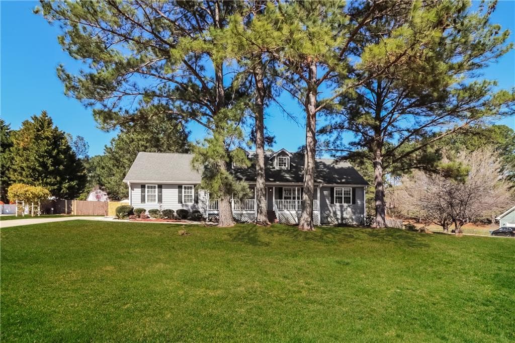 3 bedroom, 2 bathroom, 1,944 sq ft single family residence for rent at 171 Country Meadows Court, Mcdonough, GA 30252 for $2,020 a month — photo 1 of 14