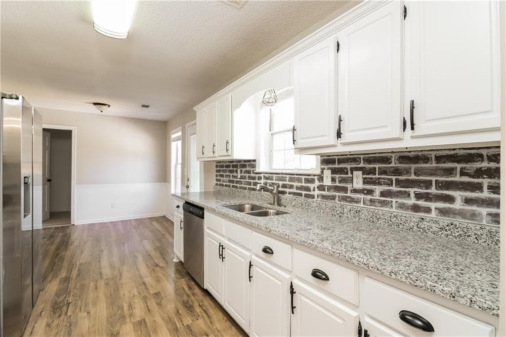 3 bedroom, 2 bathroom, 1,944 sq ft single family residence for rent at 171 Country Meadows Court, Mcdonough, GA 30252 for $2,020 a month — photo 3