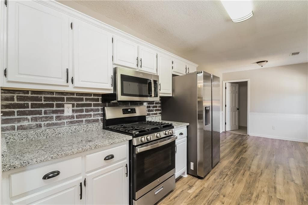 3 bedroom, 2 bathroom, 1,944 sq ft single family residence for rent at 171 Country Meadows Court, Mcdonough, GA 30252 for $2,020 a month — photo 7