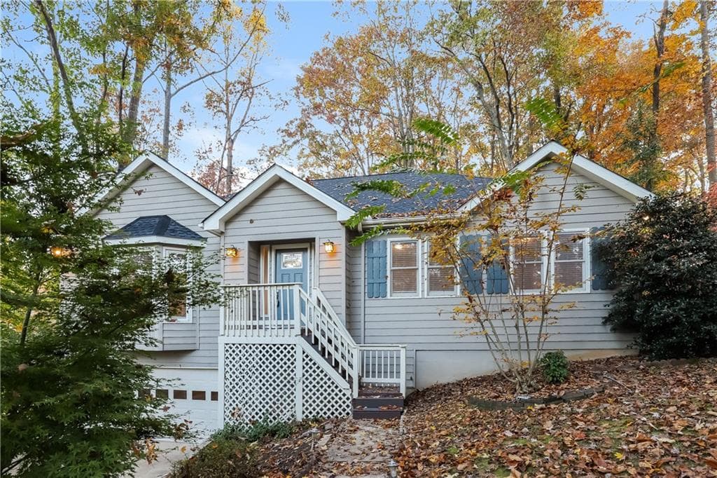 3 bedroom, 3 bathroom, 2,392 sq ft single family residence for rent at 2010 Golden Ridge Circle, Cumming, GA 30040 for $2,320 a month — photo 2