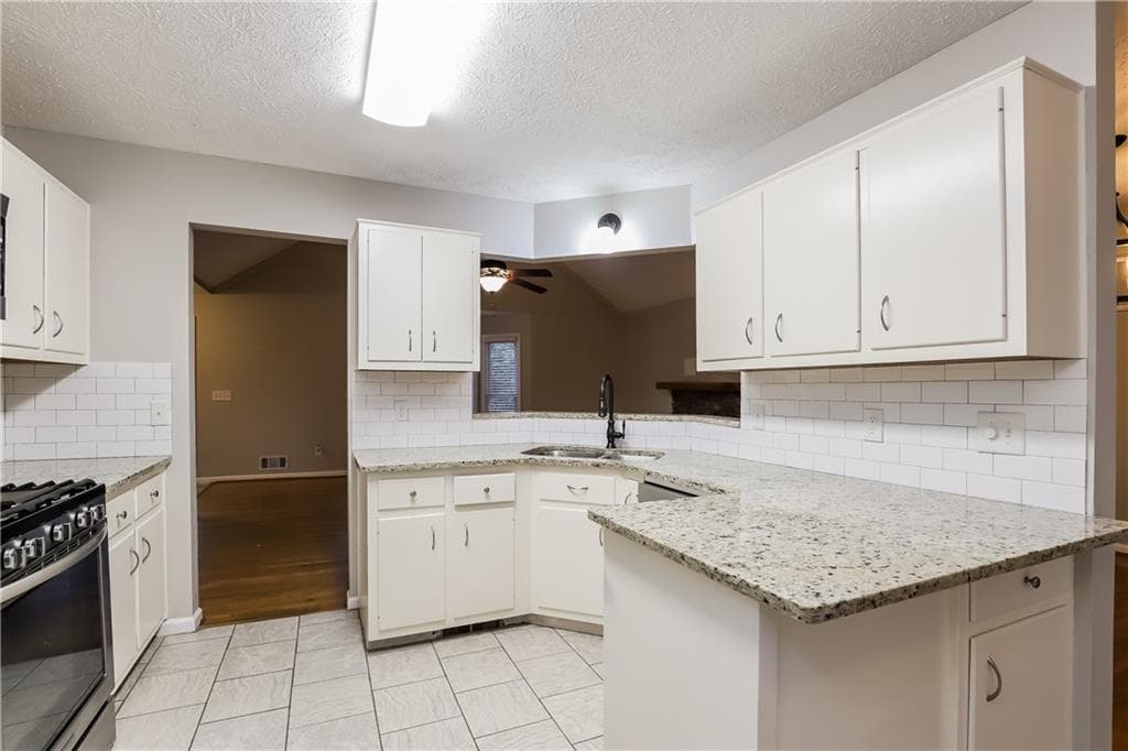 3 bedroom, 3 bathroom, 2,392 sq ft single family residence for rent at 2010 Golden Ridge Circle, Cumming, GA 30040 for $2,320 a month — photo 4