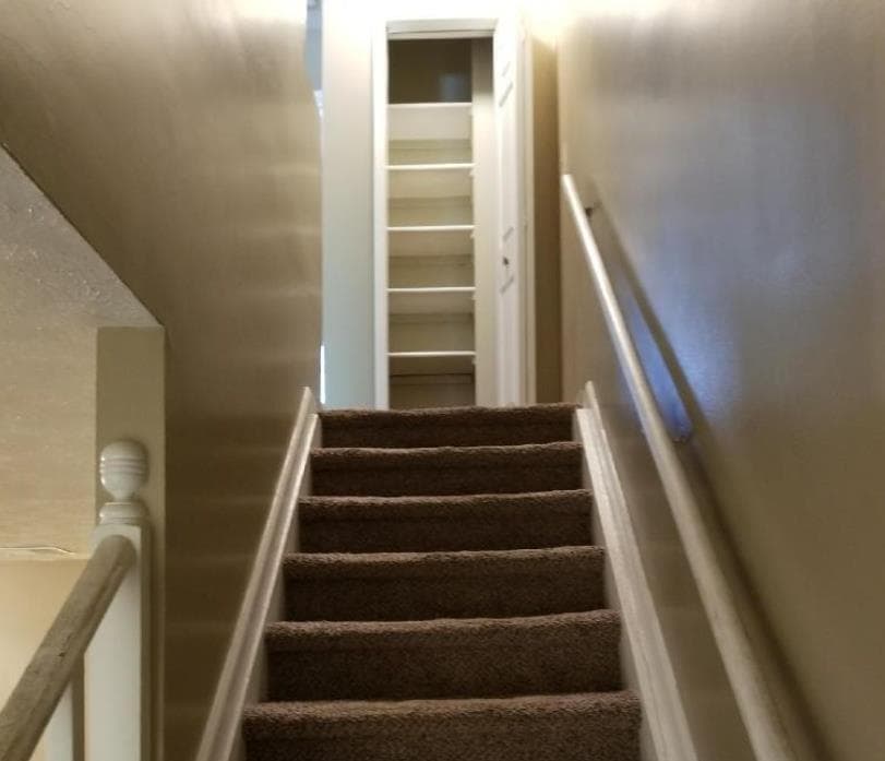 2 bedroom, 3 bathroom, 1,196 sq ft townhouse for sale at 1022 Thornwoode Lane, Stone Mountain, GA 30083 — photo 2