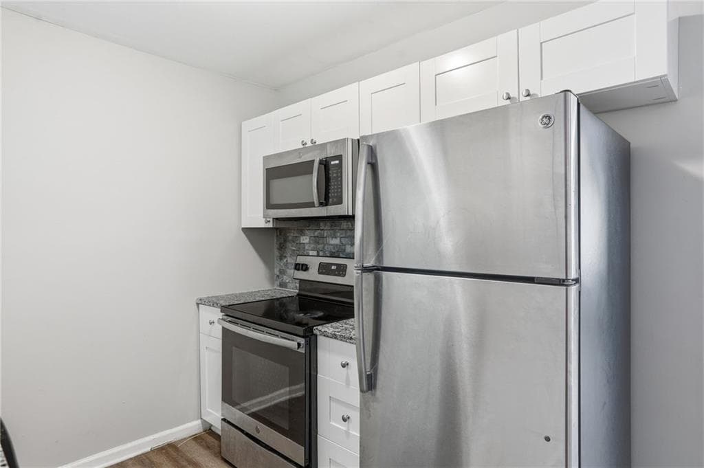 3 bedroom, 2 bathroom, 1,000 sq ft single family residence for sale at 3410 Adkins Road, Atlanta, GA 30331 — photo 6