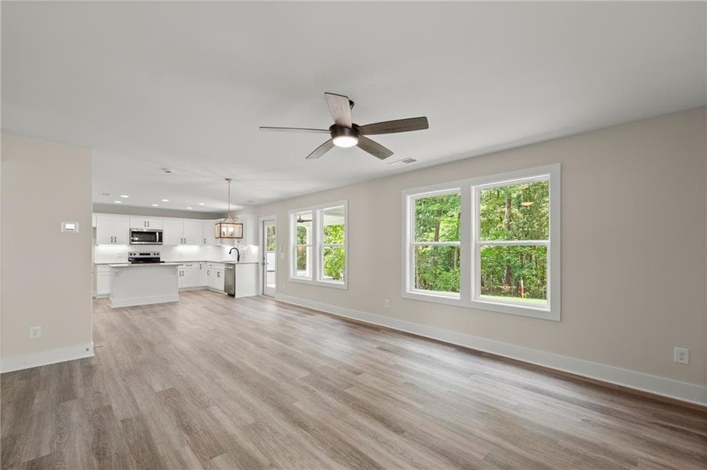 3 bedroom, 3 bathroom, 1,700 sq ft single family residence under contract at 1780 Woodland Trail, Cumming, GA 30041 — photo 5