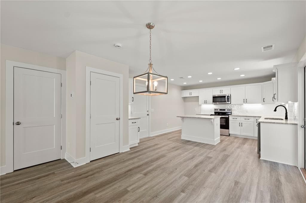 3 bedroom, 3 bathroom, 1,700 sq ft single family residence under contract at 1780 Woodland Trail, Cumming, GA 30041 — photo 8