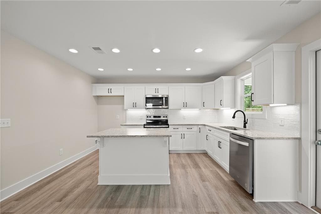 3 bedroom, 3 bathroom, 1,700 sq ft single family residence under contract at 1780 Woodland Trail, Cumming, GA 30041 — photo 9